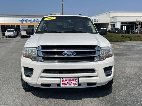 Used 2016 Ford Expedition XLT w/ Equipment Group 202A image 10