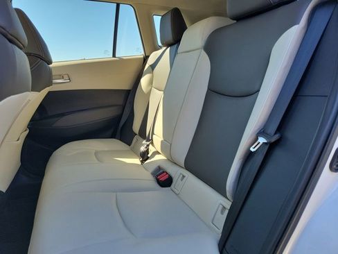Used 2022 Toyota Corolla Cross XLE image 20