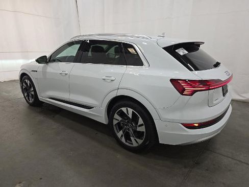 Used 2023 Audi e-tron Premium Plus w/ Premium Plus Package AWD/4WD image 6