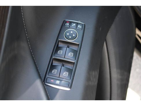 Used 2018 Tesla Model X 75D AWD/4WD image 13