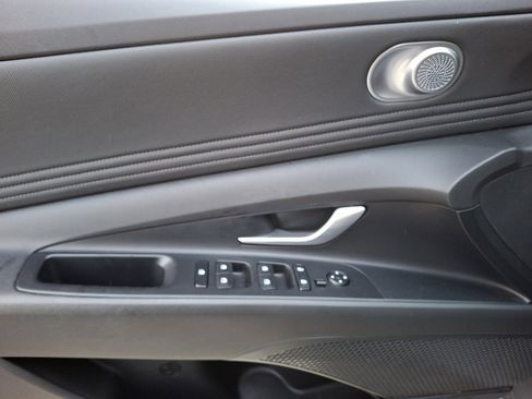 Certified 2023 Hyundai Elantra SEL w/ Convenience Package image 13