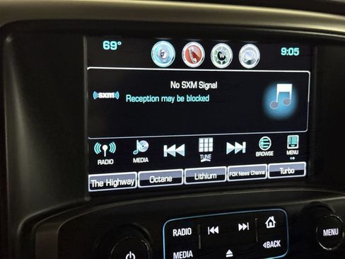 Used 2019 GMC Sierra 2500 Denali w/ Duramax Plus Package AWD/4WD image 14