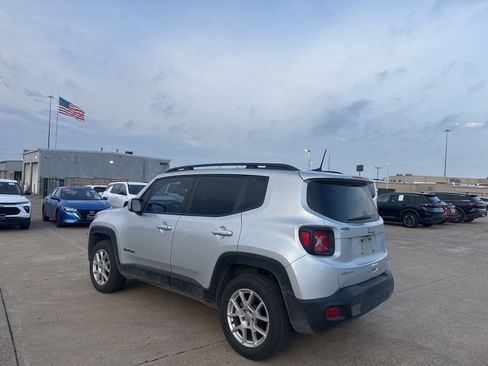 Used 2019 Jeep Renegade Latitude image 16
