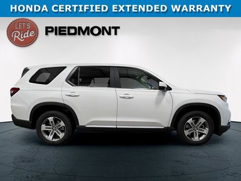 Used 2025 Honda Pilot EX-L image 3