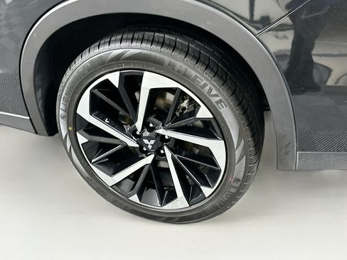 Used 2024 Mitsubishi Outlander SE AWD/4WD image 11