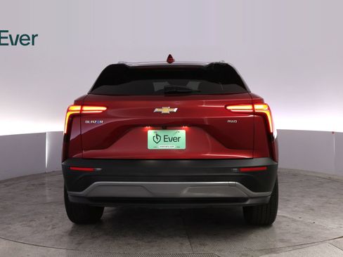 Used 2024 Chevrolet Blazer EV LT AWD/4WD image 15