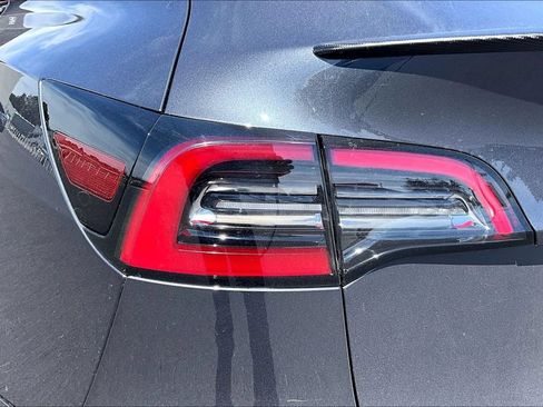 Used 2021 Tesla Model Y Performance AWD/4WD image 29