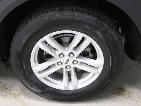 Certified 2023 Ford Explorer XLT w/ Equipment Group 202A image 19