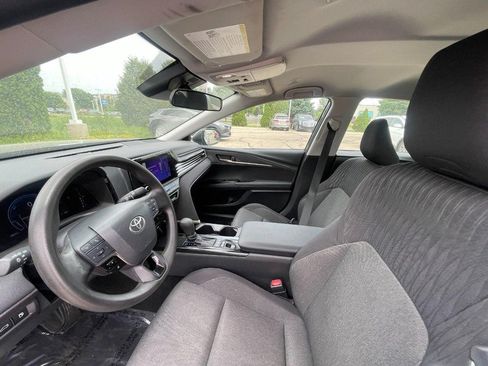 Used 2025 Toyota Camry LE FWD image 3