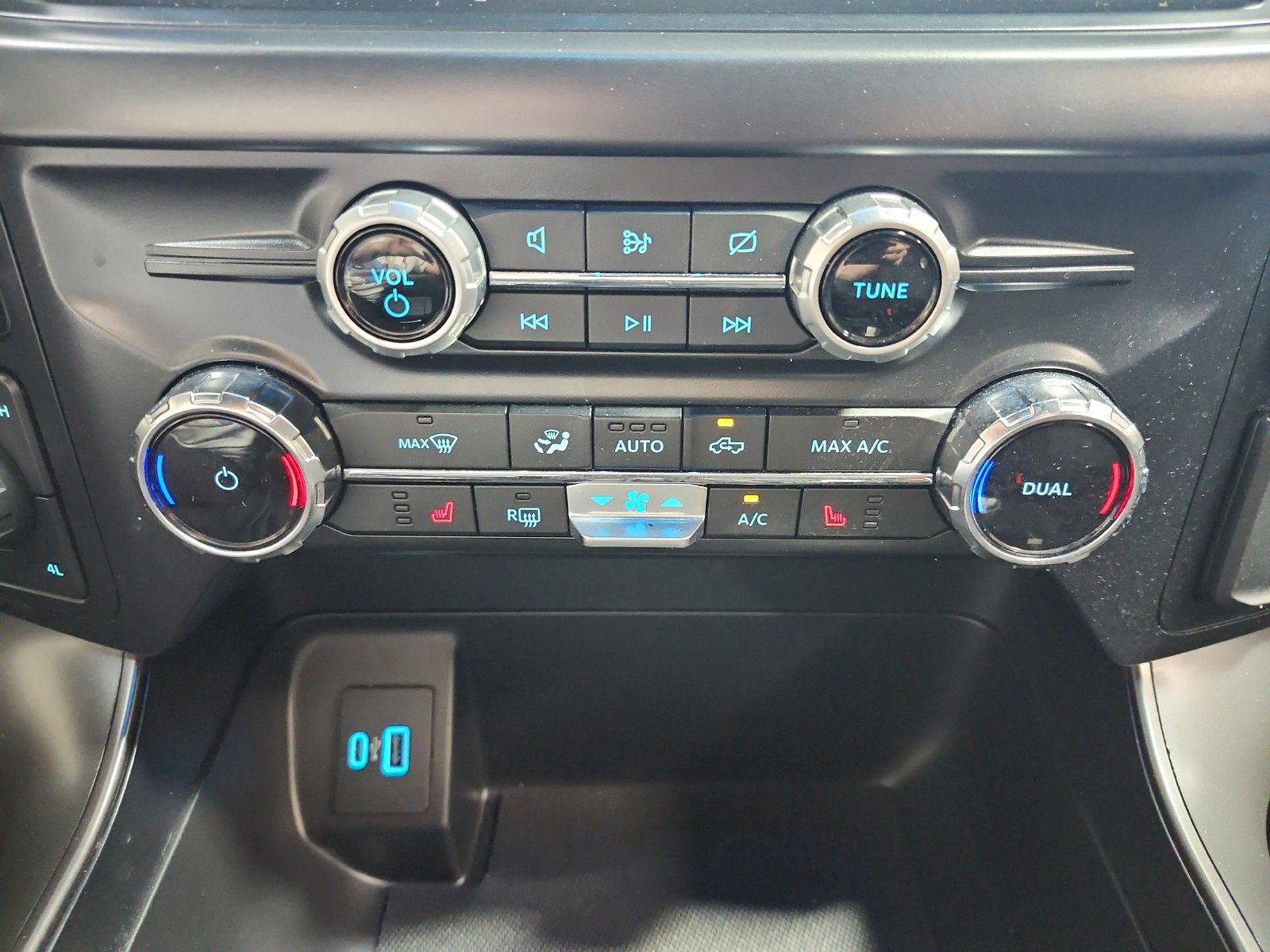 Used 2024 Ford F150 XLT w/ Equipment Group 302A MID AWD/4WD image 33