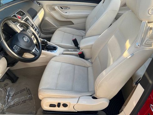 Used 2014 Volkswagen Eos Komfort FWD image 23