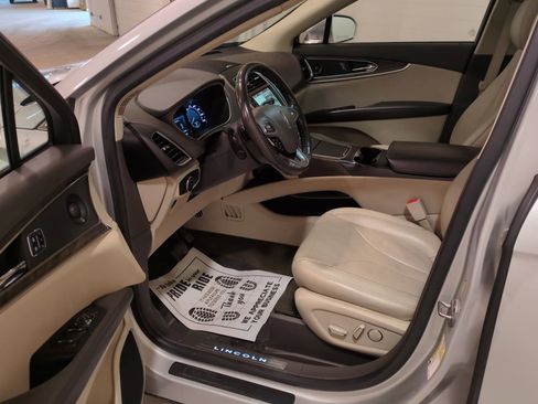 Used 2018 Lincoln MKX Reserve w/ Lincoln MKX Climate Package image 18