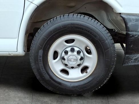 Used 2019 Chevrolet Express 2500 w/ Driver Convenience Package image 9