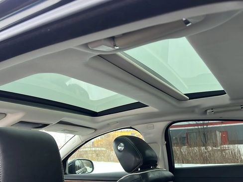 Used 2016 Jaguar XJ Supercharged RWD image 16