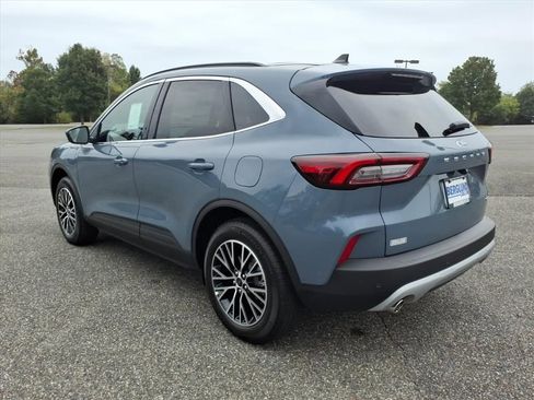 New 2025 Ford Escape SE FWD image 7