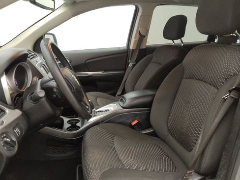 Used 2020 Dodge Journey SE FWD image 17