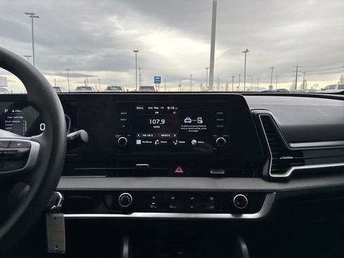 Used 2023 Kia Sportage LX image 18