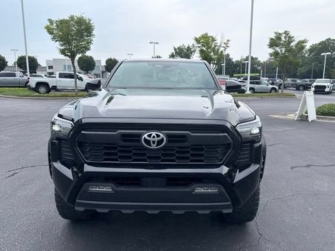 Used 2025 Toyota Tacoma TRD Off-Road AWD/4WD image 8