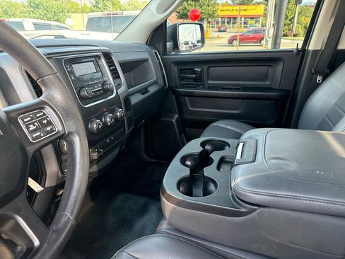 Used 2018 RAM 1500 Tradesman w/ Chrome Appearance Group AWD/4WD image 7