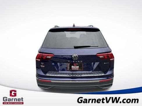 Used 2023 Volkswagen Tiguan SE w/ Panoramic Sunroof Package image 4