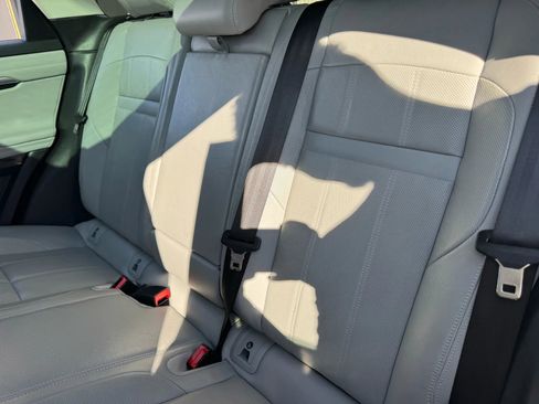 Used 2020 Land Rover Range Rover Evoque SE image 33