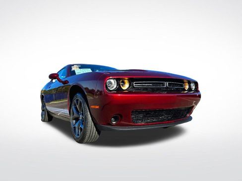 Used 2017 Dodge Challenger SXT image 45