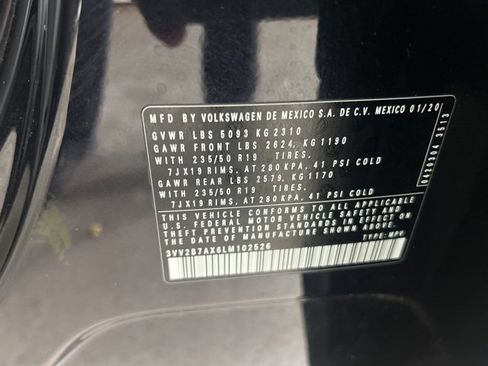 Used 2020 Volkswagen Tiguan SEL image 28