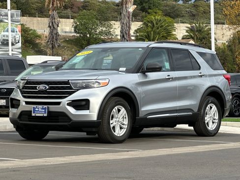 Certified 2023 Ford Explorer XLT image 7