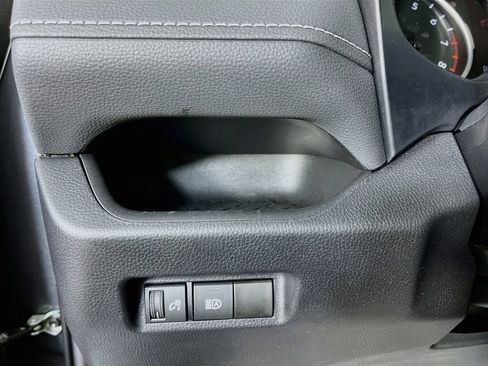 Used 2022 Toyota RAV4 LE FWD image 13