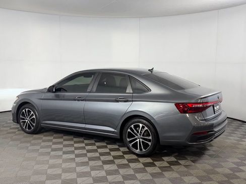 Used 2025 Volkswagen Jetta Sport image 8