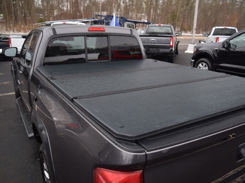 Used 2017 Toyota Tacoma SR5 w/ Tow Package image 7