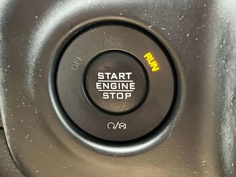 Used 2021 Jeep Gladiator Sport AWD/4WD image 31