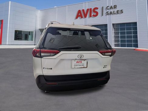 Used 2025 Toyota RAV4 XLE image 6