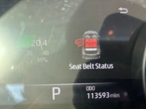 Used 2021 Toyota Highlander XLE AWD/4WD image 11