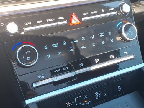 Used 2025 Hyundai Santa Fe Limited image 26