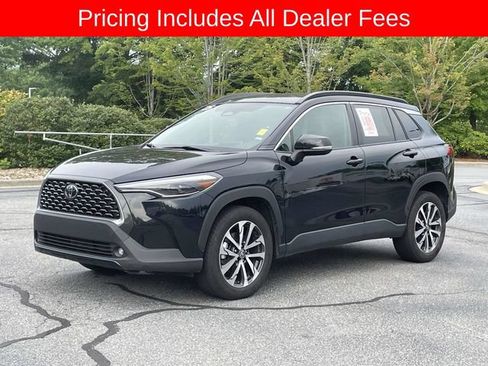 Used 2025 Toyota Corolla Cross XLE AWD/4WD image 1