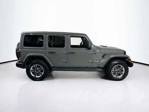 Used 2023 Jeep Wrangler Sahara w/ Cold Weather Group AWD/4WD image 4