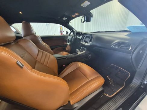 Used 2022 Dodge Challenger SRT Hellcat w/ Plus Package RWD image 16