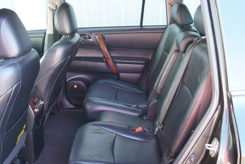 Used 2011 Toyota Highlander Limited AWD/4WD image 30