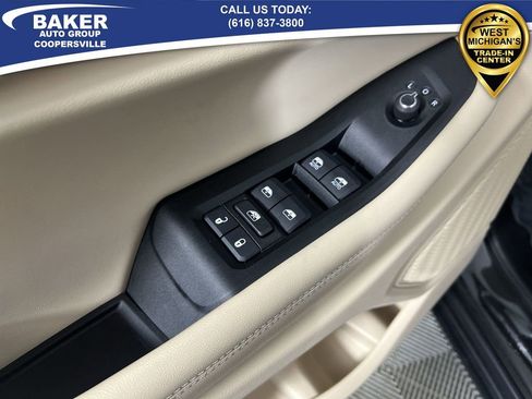 Used 2024 Jeep Grand Cherokee Limited w/ Black Appearance Package image 24