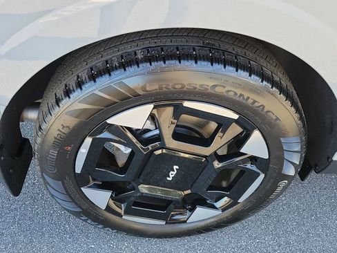 New 2026 Kia Carnival EX image 7