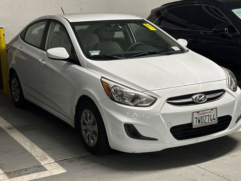 Used 2016 Hyundai Accent SE w/ Option Group 02 image 2