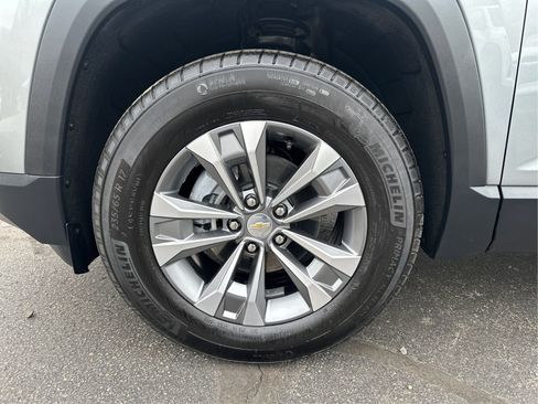 New 2026 Chevrolet Equinox LT w/ Convenience Package II AWD/4WD image 25