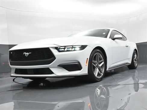 Certified 2025 Ford Mustang Coupe RWD image 29