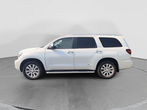 Used 2021 Toyota Sequoia Platinum RWD image 2