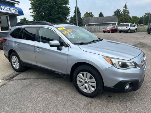 Used 2017 Subaru Outback 2.5i Premium AWD/4WD image 5