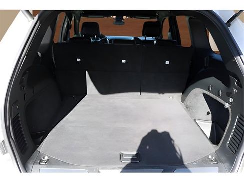 Used 2019 Jeep Grand Cherokee Limited image 16