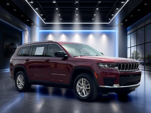 Used 2023 Jeep Grand Cherokee L Laredo w/ Trailer Tow Group (B) AWD/4WD image 2