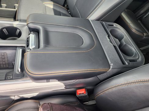 Used 2025 Ford Expedition Tremor image 34