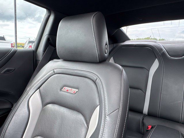 Used 2018 Chevrolet Camaro SS RWD image 26